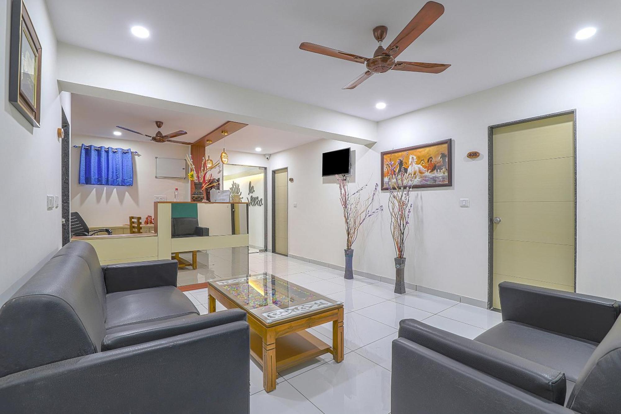 אחמדאבאד Hotel O La Veera מראה חיצוני תמונה