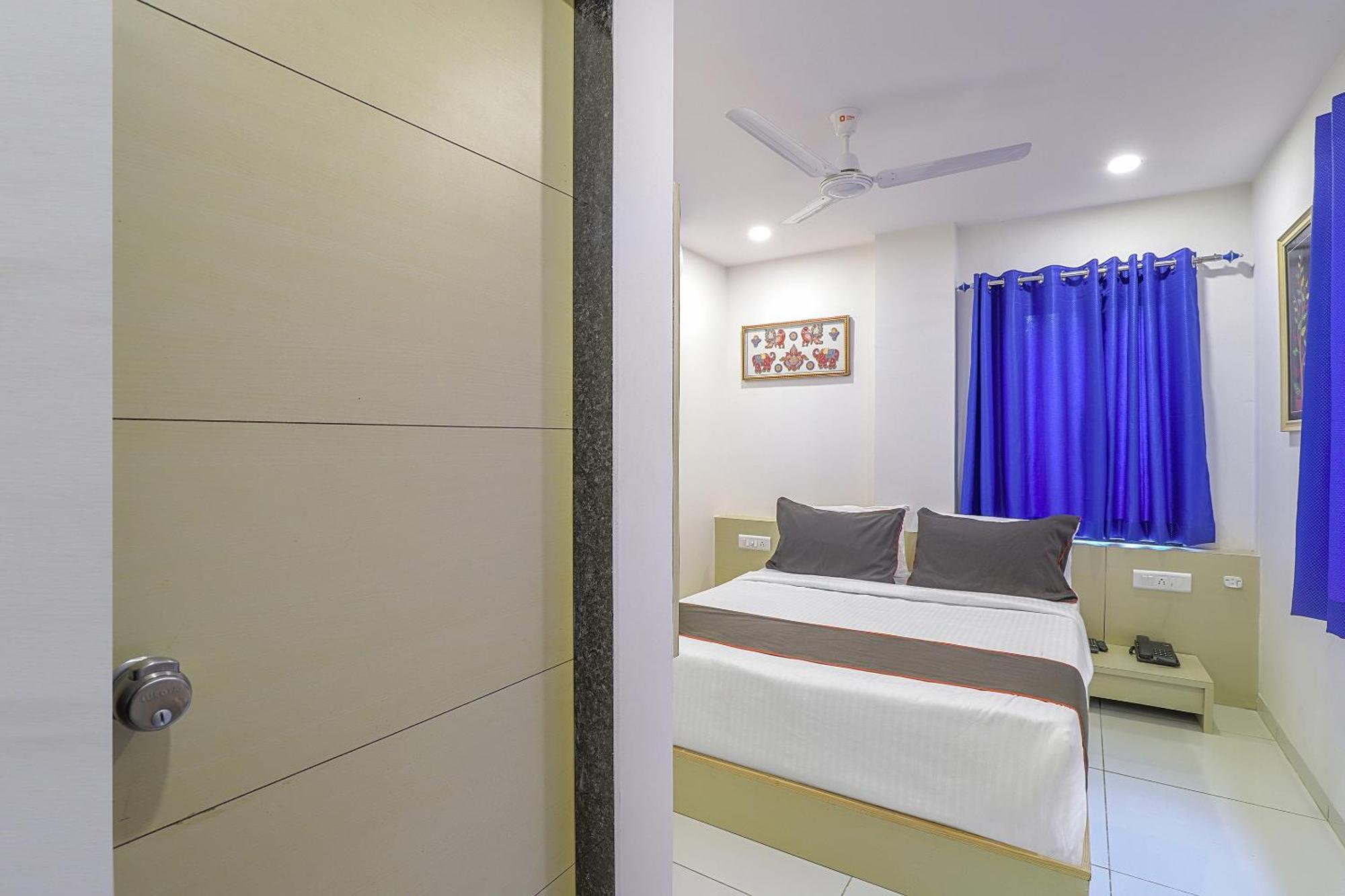 אחמדאבאד Hotel O La Veera מראה חיצוני תמונה
